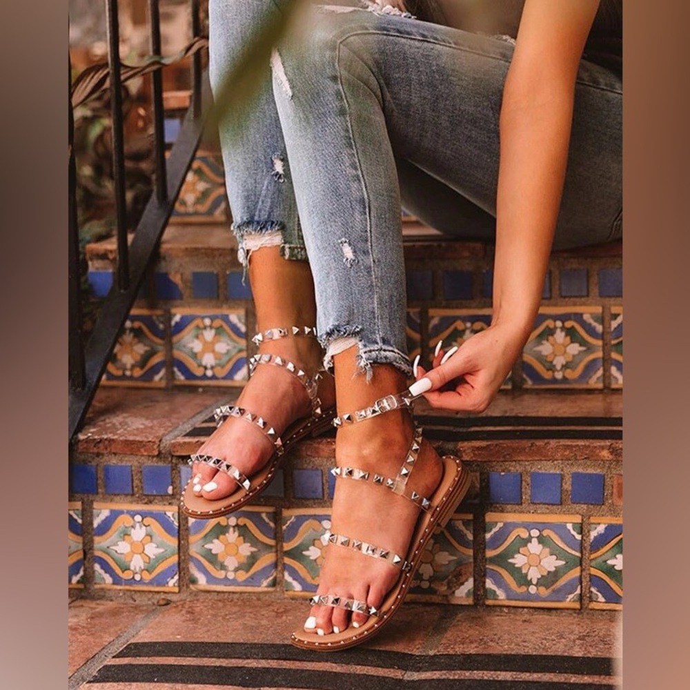 STEVE MADDEN Travel studded sandals